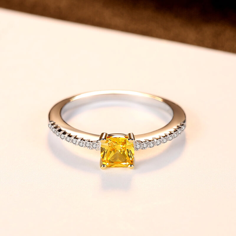 Сребърен пръстен със скъпоценен камък , снимка отпред