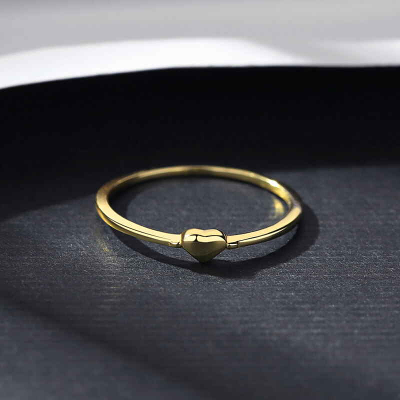 Златен пръстен с орнамент във формата на сърце