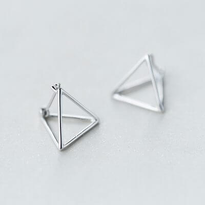сребърни обеци във формата на триъгълник