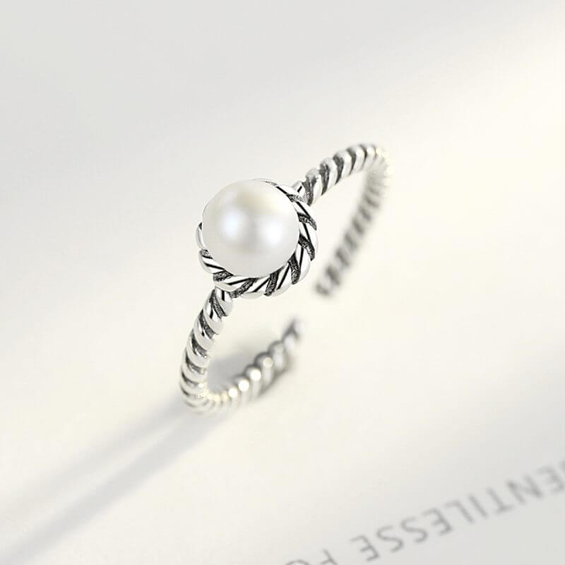 Сребърен пръстен с перла