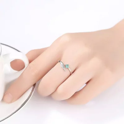 сребърен пръстен Silver Sense сък зелен скъпоценен камък, снимка върху ръка