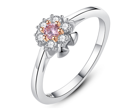 Сребърен пръстен Silver Sense с лилав скъпоценен камък, снимка на бял фон