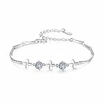 Сребърен гривна с блестящи камъни, снимка на бял фон