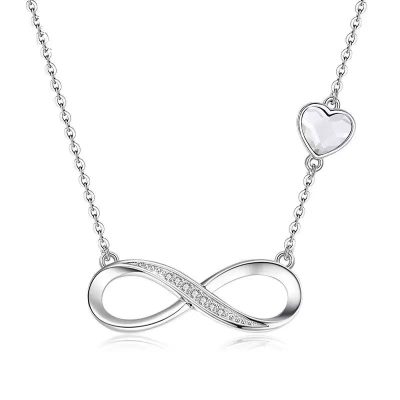 сребърно колие със знак безкрайност