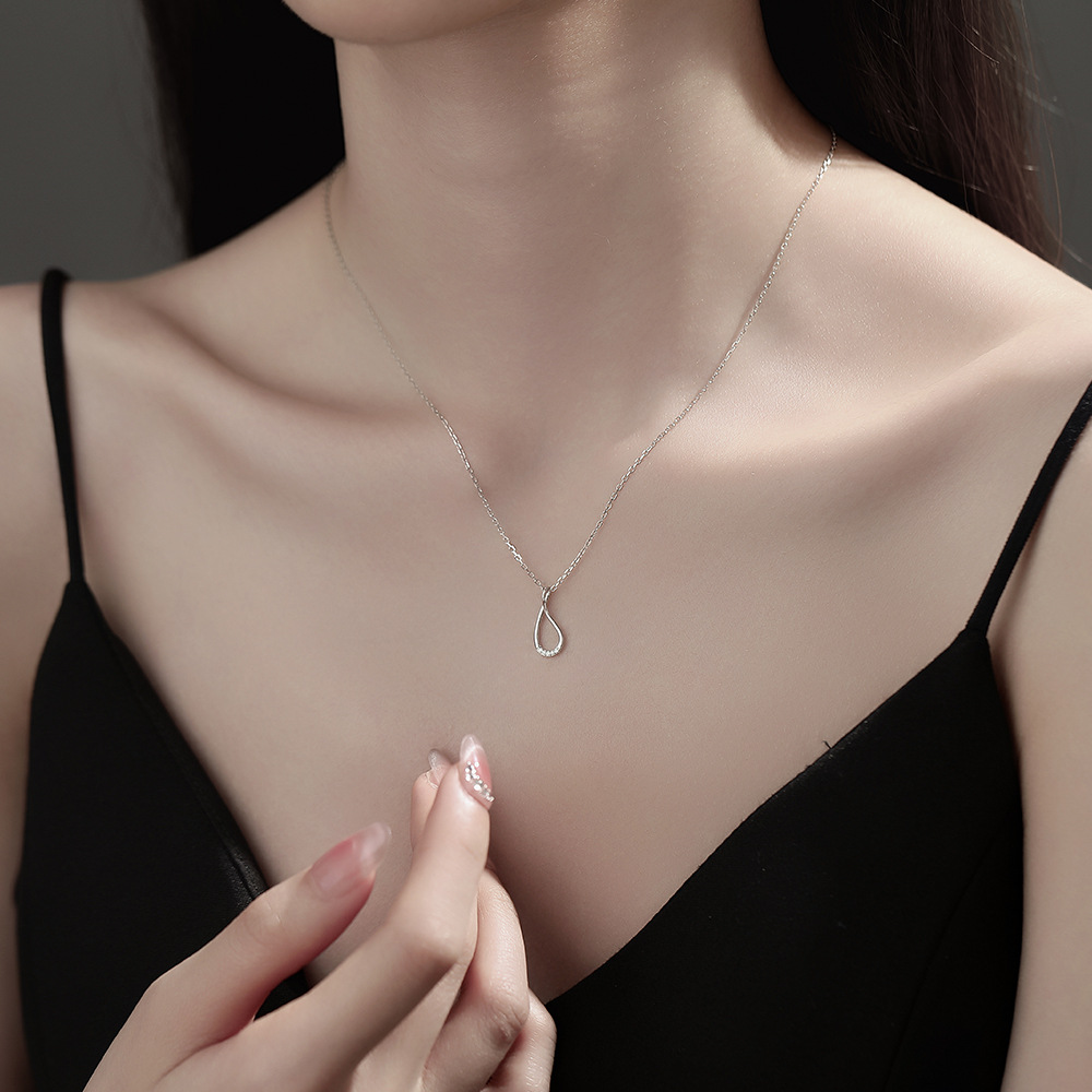 Сребърно колие - Капка роса - Сребърно колие Silver Sense - Капка роса на врат Сребърно колие Silver Sense - Капка роса на врат