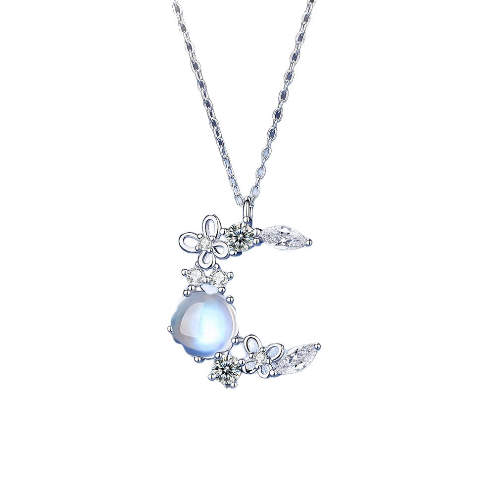 Сребърно колие - Лунна нощ - Сребърно колие Silver Sense - Лунна нощ с лунен камък и полумесец от циркони, на бял фон Сребърно колие Silver Sense - Лунна нощ с лунен камък и полумесец от циркони, на бял фон